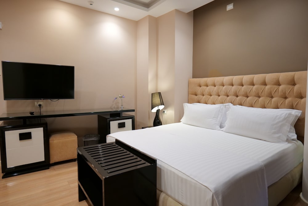 

Napoli - Ksamil - Hotel Luxury