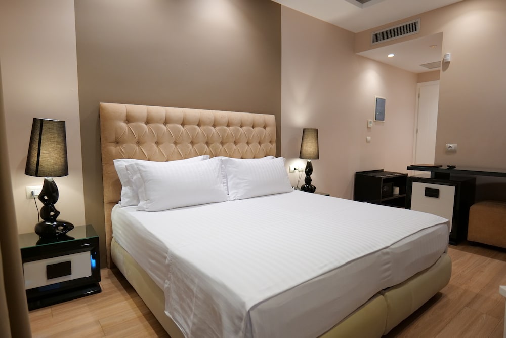 

Palermo - Ksamil - Hotel Luxury