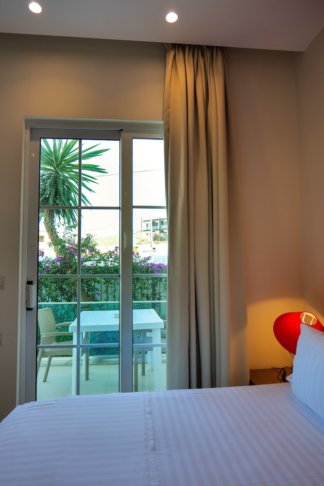 

Napoli - Ksamil - Hotel Luxury