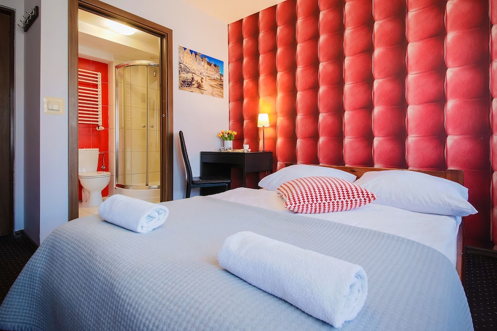 Catania - Wroclaw - Boogie Deluxe Old Town