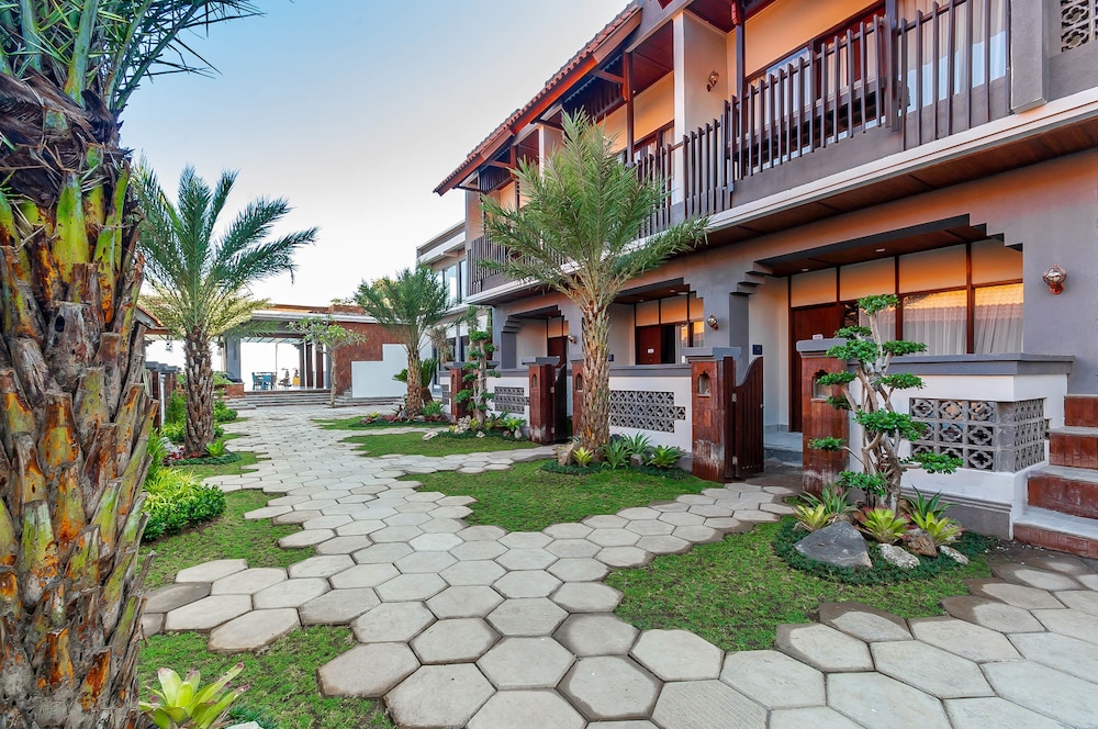

Bari - Lovina - Lovina Beach Club & Resort