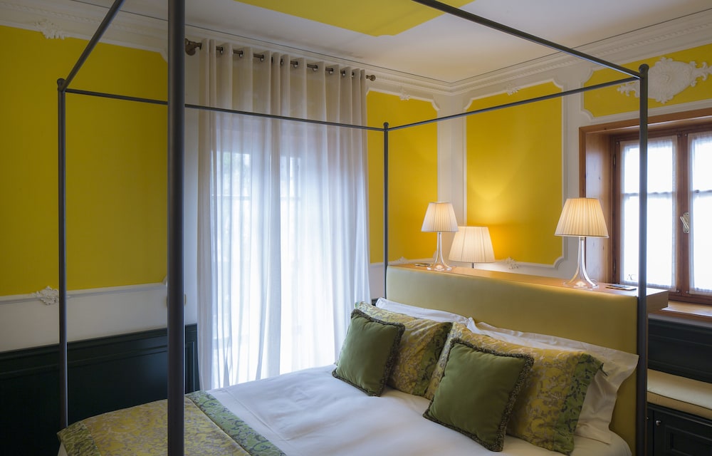 

Roma - Cortina d'Ampezzo - Ambra Cortina Luxury&Fashion Hotel