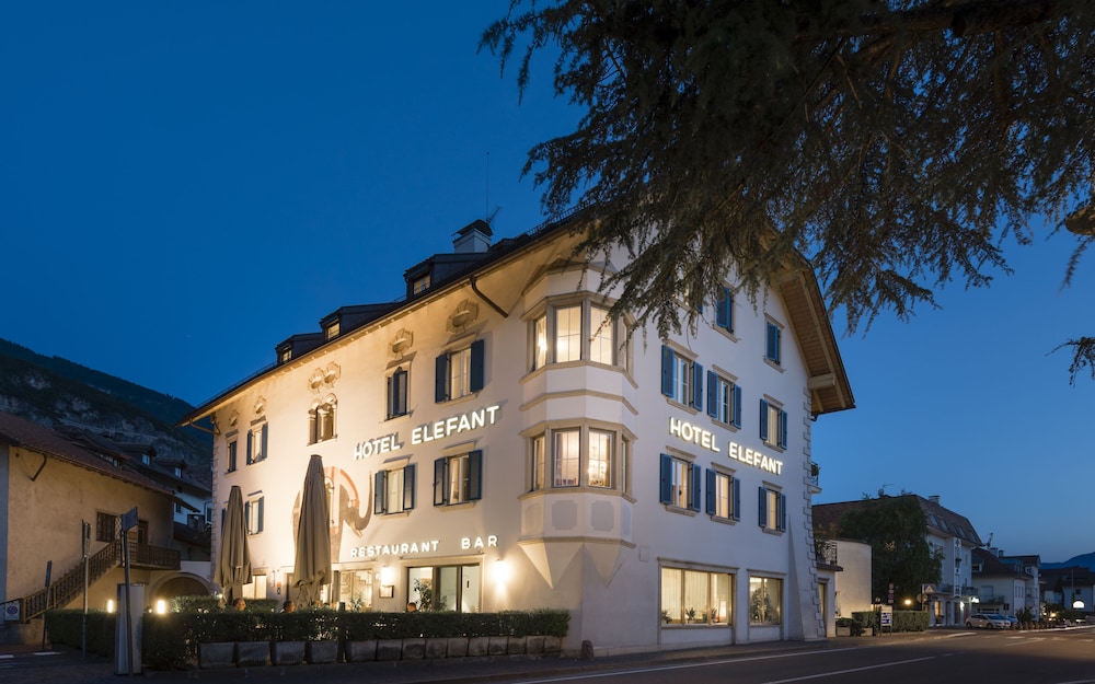 

Brindisi - Caldaro sulla Strada del Vino - Hotel Elefant