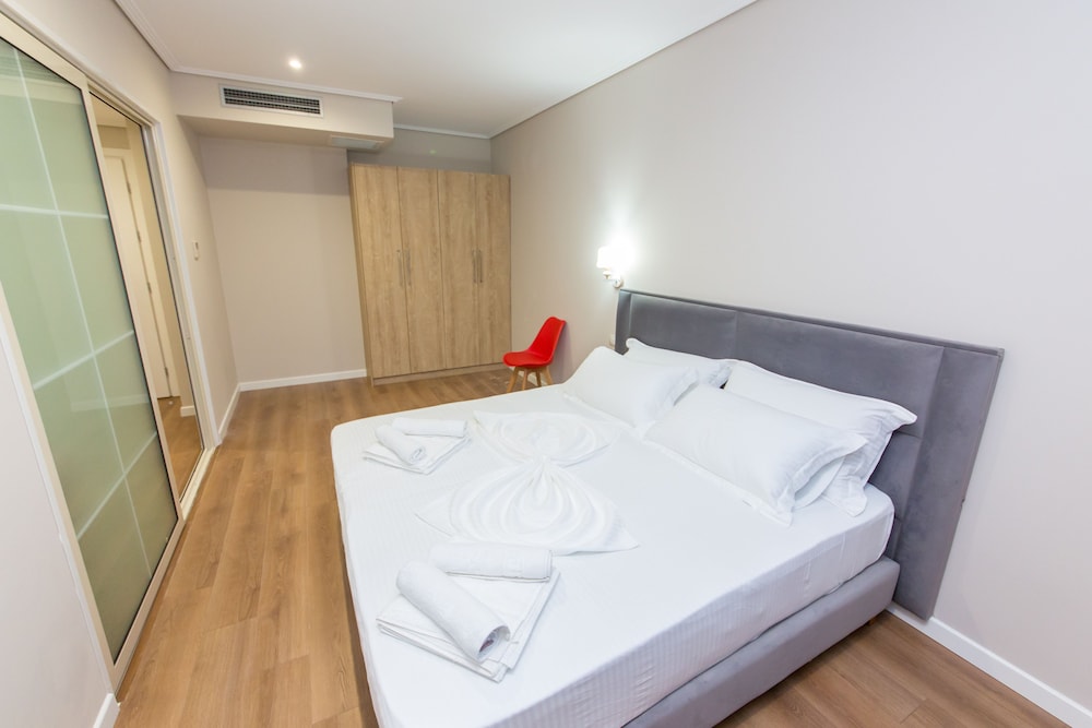 

Lamezia Terme - Ksamil - Class Hotel
