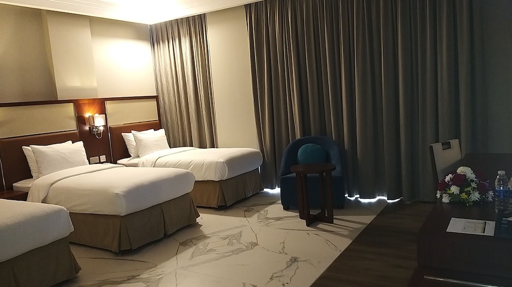 

Bologna - Mu‘askar al Murtafi‘ah - Muscat Gate Hotel