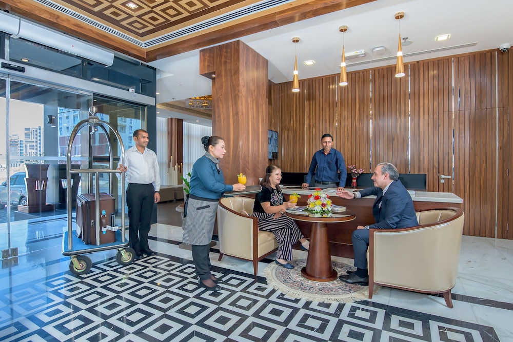 

Roma - Mu‘askar al Murtafi‘ah - Muscat Gate Hotel