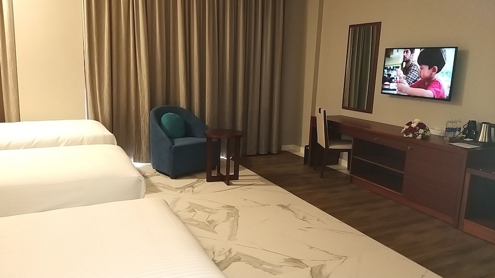 

Roma - Mu‘askar al Murtafi‘ah - Muscat Gate Hotel