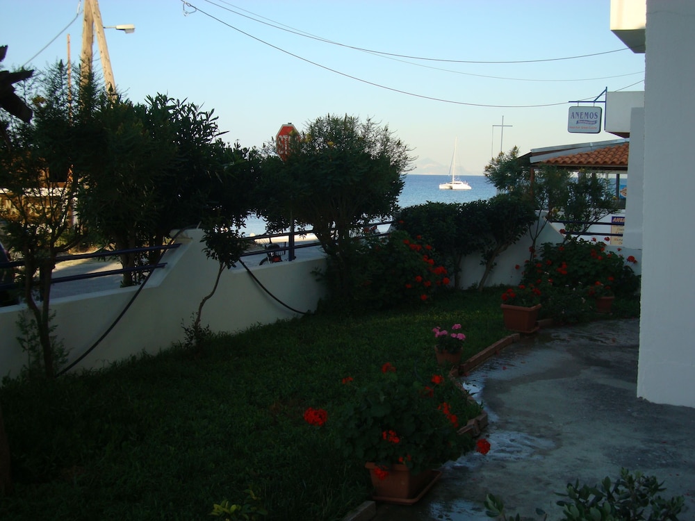 

Bari - Kardamena - Philippos Studios & Apartments