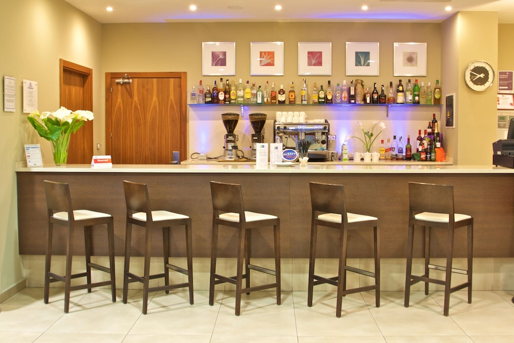 

Napoli - La Línea de la Concepción - Holiday Inn Express Campo de Gibraltar - Barrios