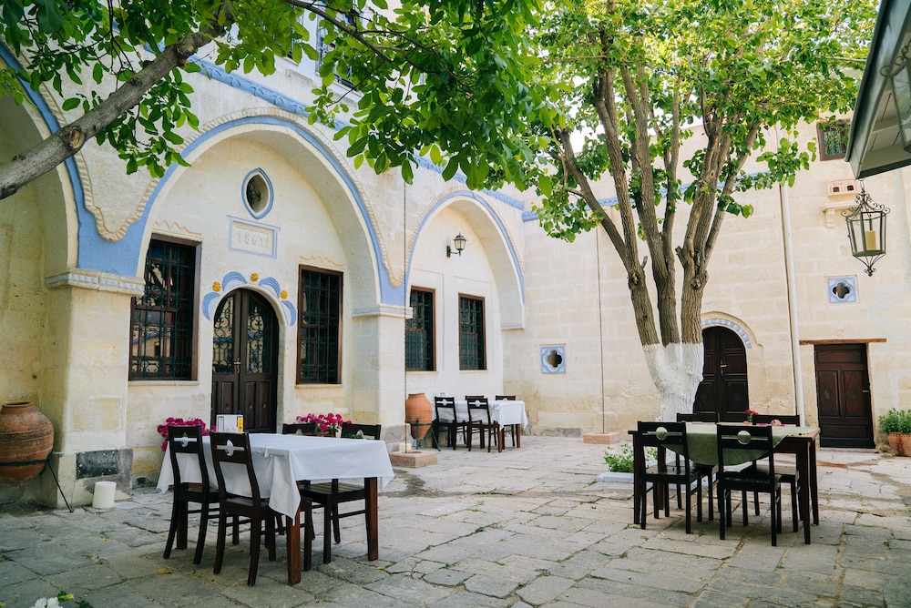 

Verona - Ayvalı - Gul Konaklari - Sinasos - Special Class