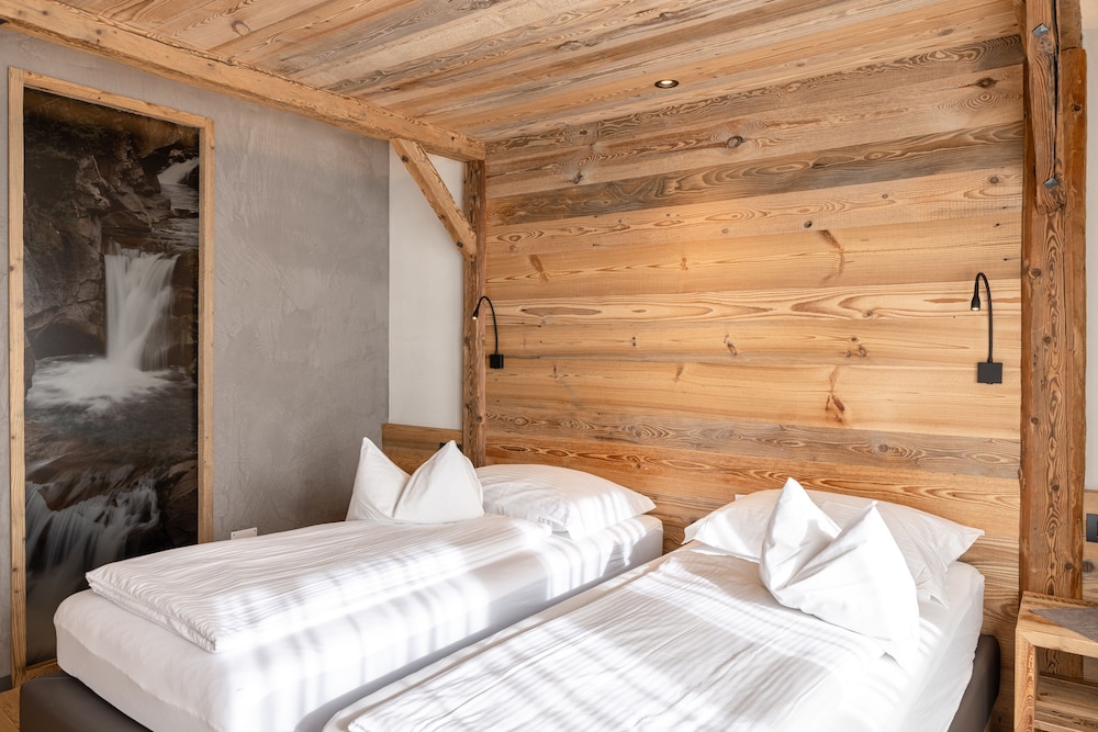 

Milano - Cavalese - La Roccia Wellness Hotel