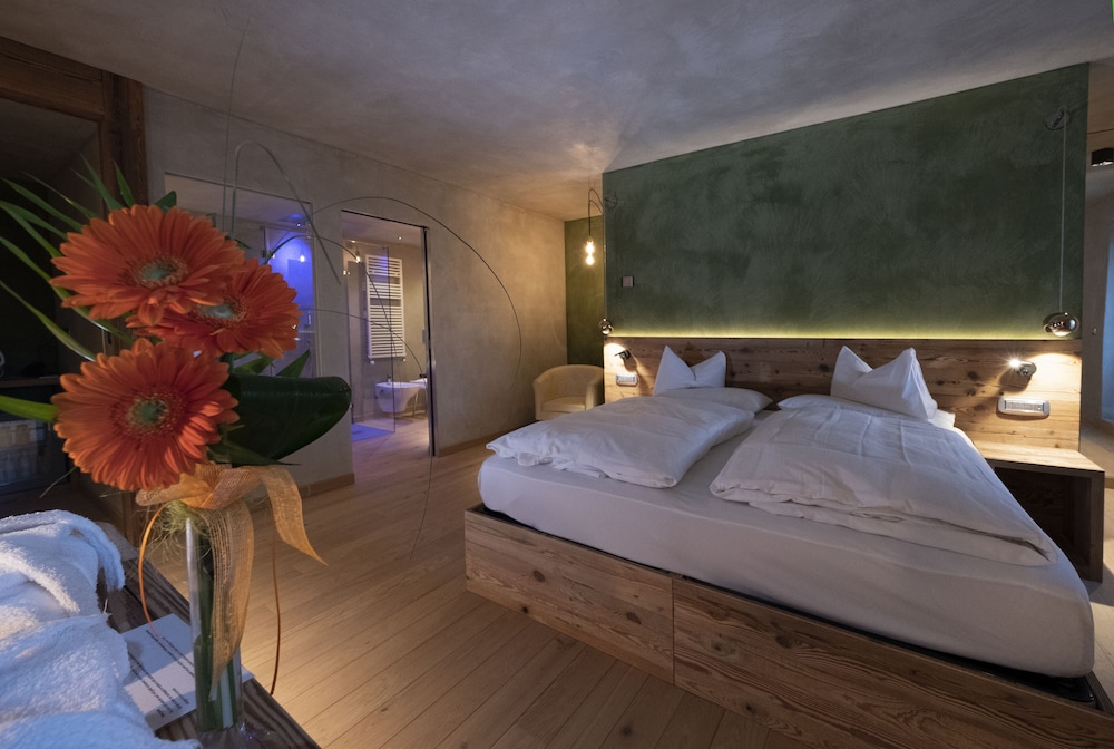

Milano - Cavalese - La Roccia Wellness Hotel