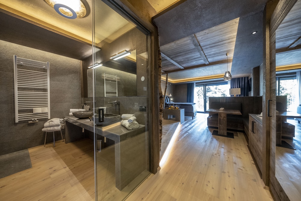 

Bari - Cavalese - La Roccia Wellness Hotel