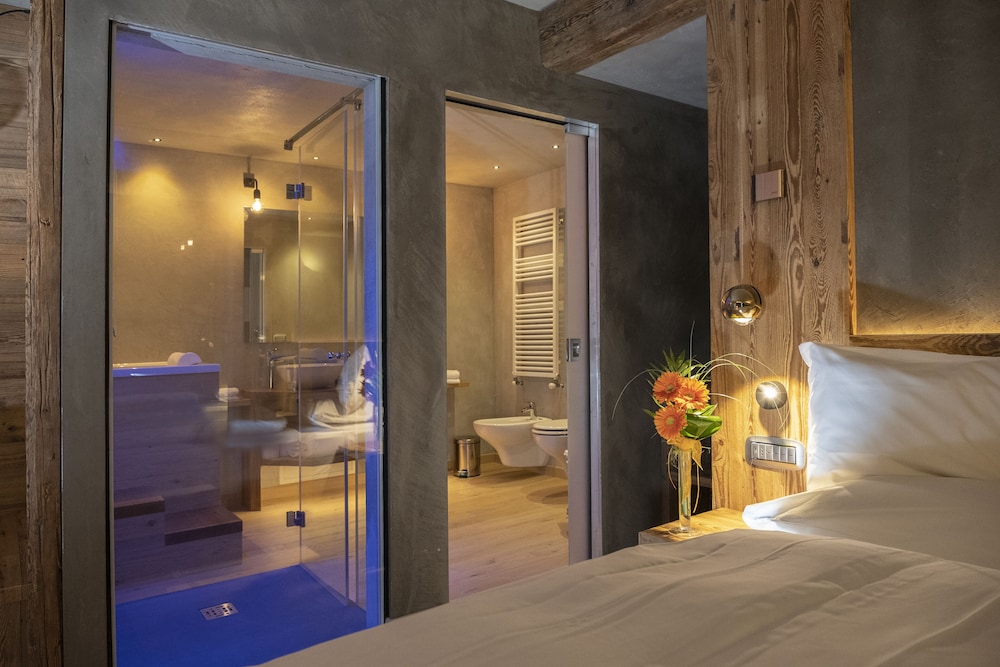 

Bologna - Cavalese - La Roccia Wellness Hotel
