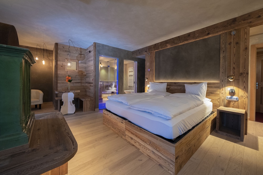 

Palermo - Ziano di Fiemme - La Roccia Wellness Hotel