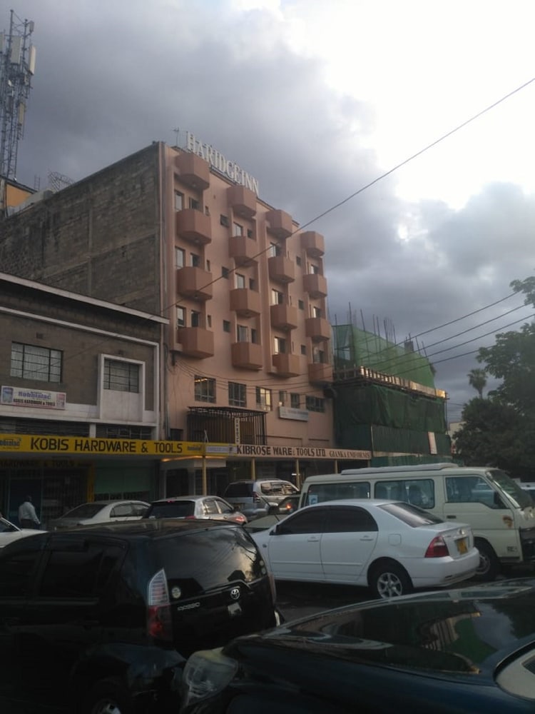 

Roma - Nairobi - Haridge Inn