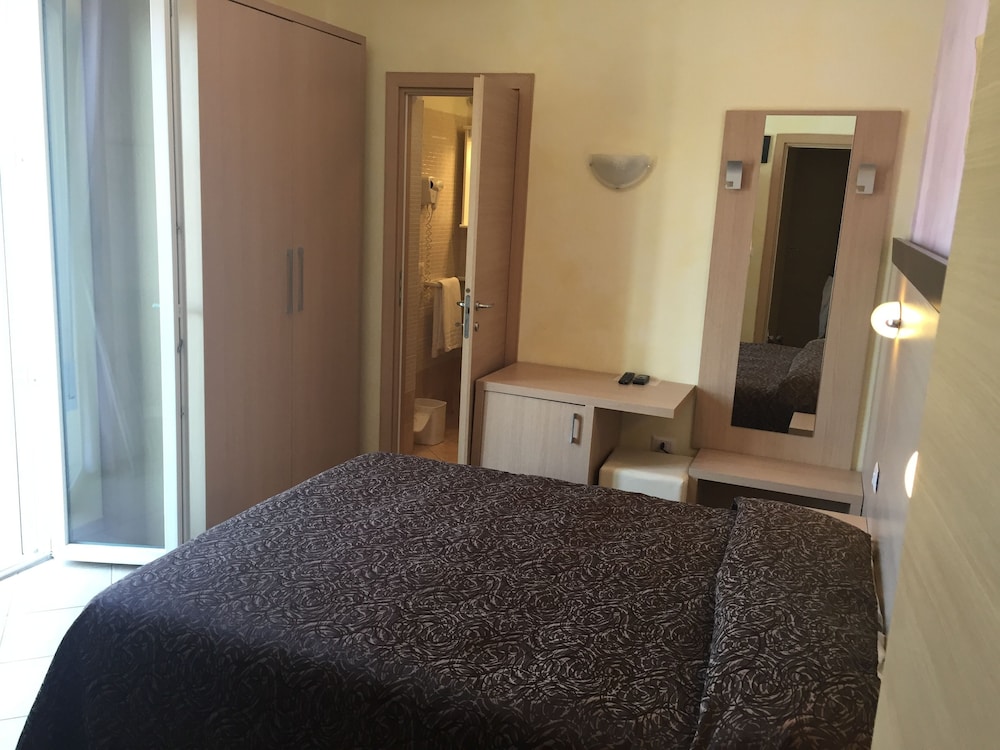 

Catania - Riviera Romagnola, Mare Italia - Hotel Rubens