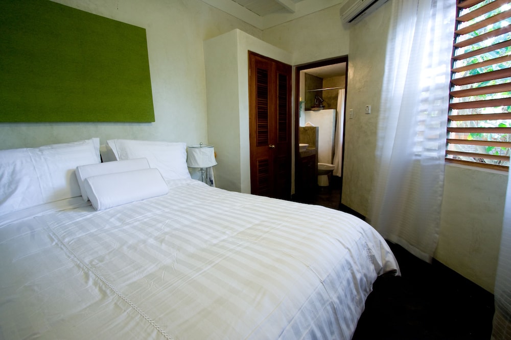 

Verona - Negril - Villas Sur Mer
