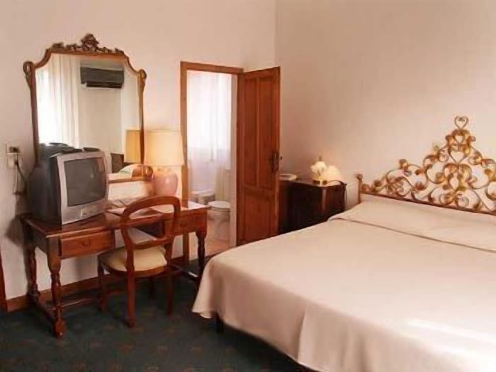 

Roma - Grosseto - Albergo San Lorenzo