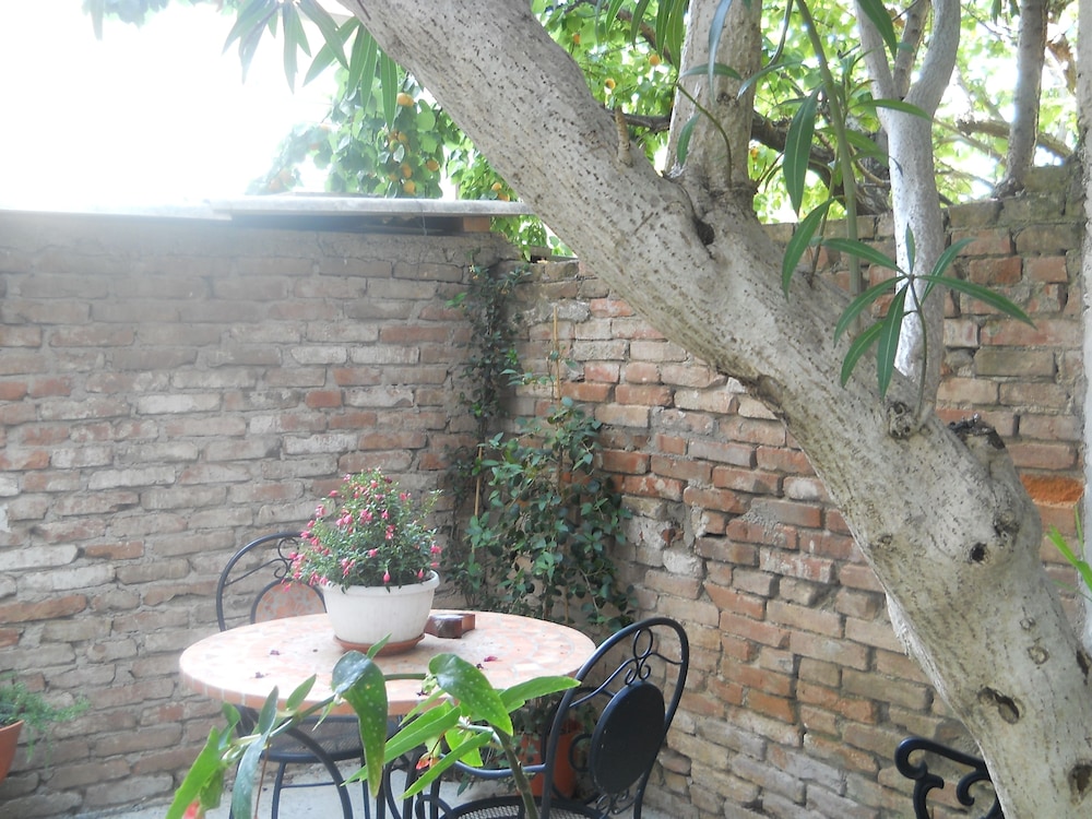 

Palermo - Maremma, Toscana - Albergo San Lorenzo