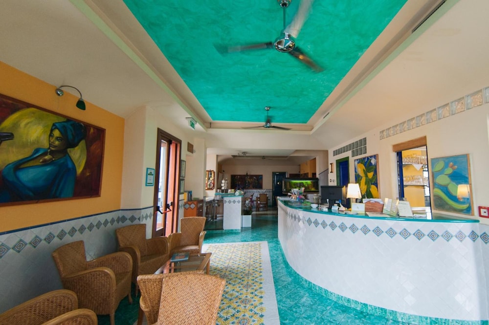 

Milano - Milazzo - Petit Hotel