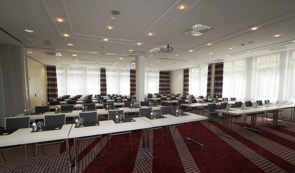 

Firenze - Heusenstamm - Holiday Inn Frankfurt Airport-Neu-Isenburg