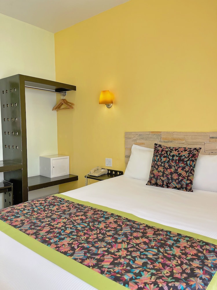 

Milano - Cabo San Lucas - Seven Crown Express & Suites by Kavia