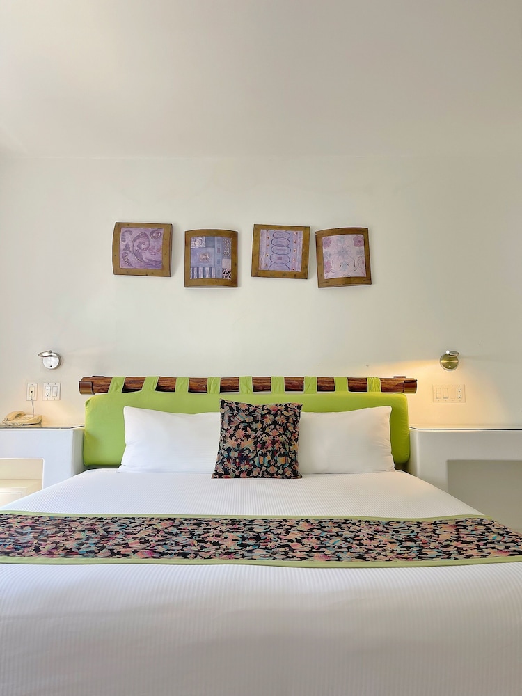 

Milano - Cabo San Lucas - Seven Crown Express & Suites by Kavia