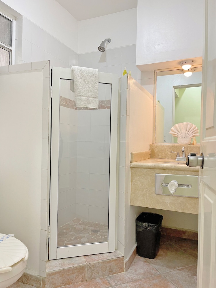 

Roma - Cabo San Lucas - Seven Crown Express & Suites by Kavia