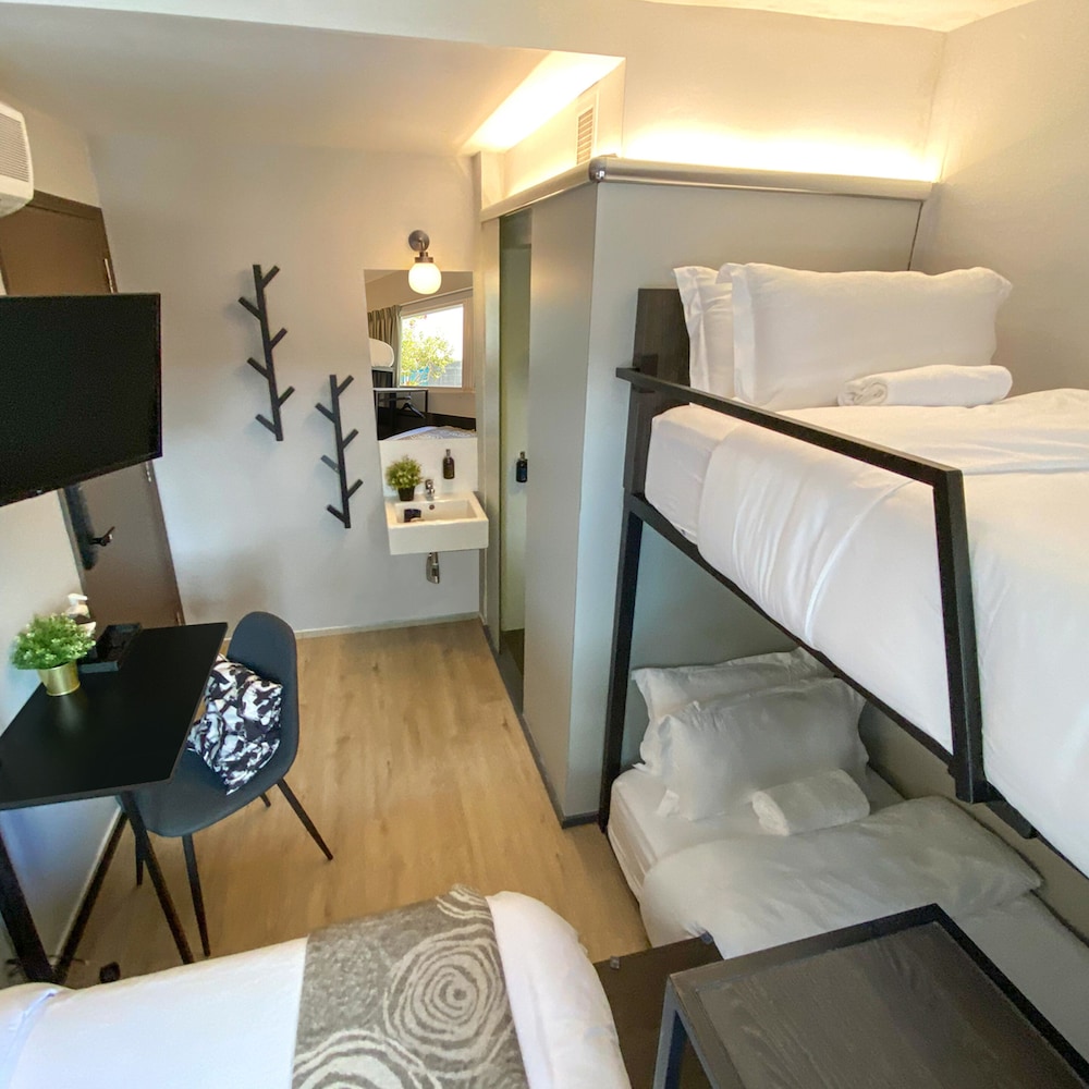 

Milano - Singapore - ST Signature Bugis Beach