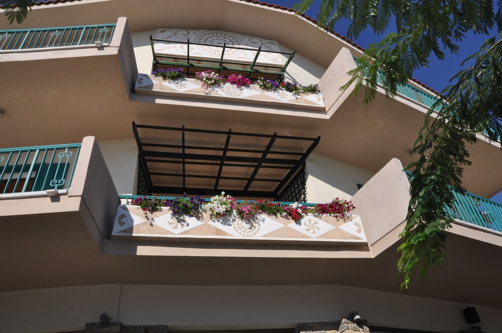 

Roma - Chios - Kyveli Hotel Apartments