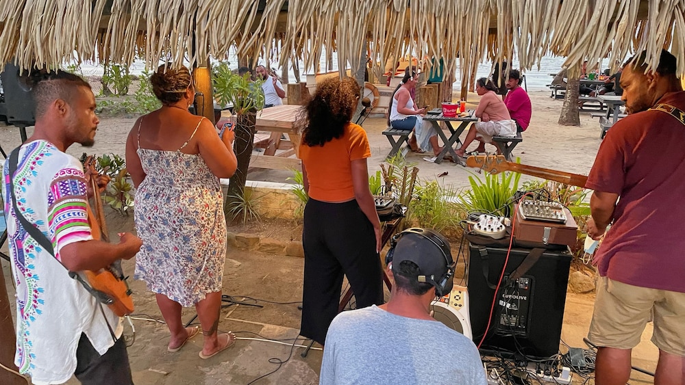 

Roma - Nadi - Aquarius on the Beach