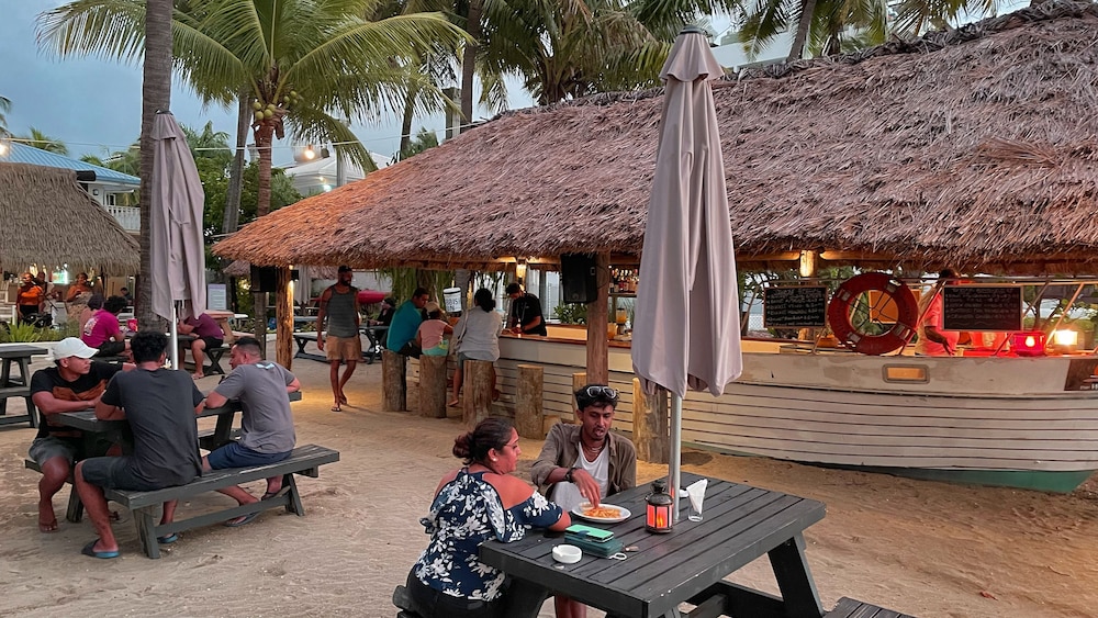 

Roma - Nadi - Aquarius on the Beach