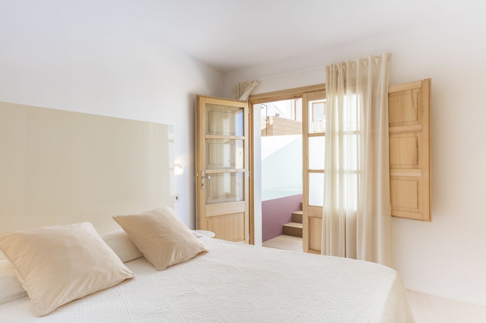 

Bari - Puerto De Alcudia, Mallorca - Fonda Llabres Boutique