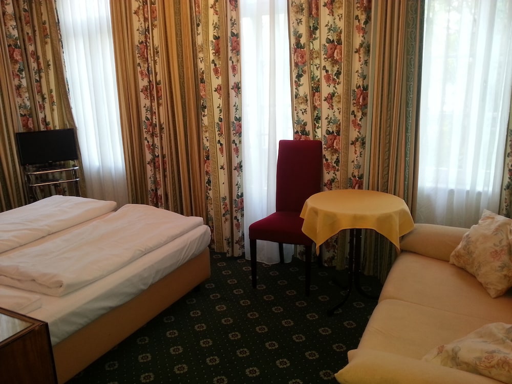 

Bari - Unterhaching - Hotel Galleria