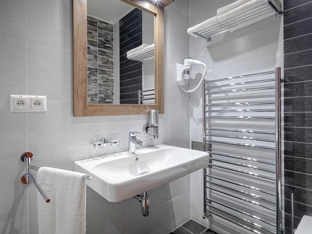 

Milano - Bratislava - Hotel Viktor