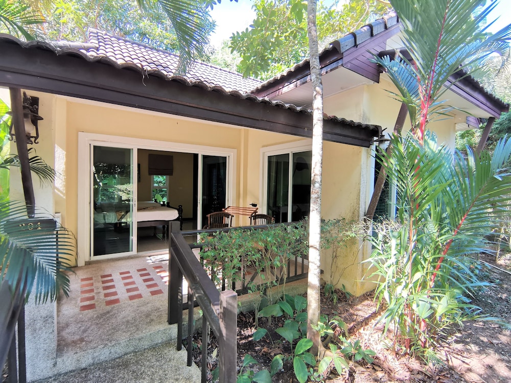 

Roma - Kata Beach - Thai Modern Resort & Spa "Newly Renovated