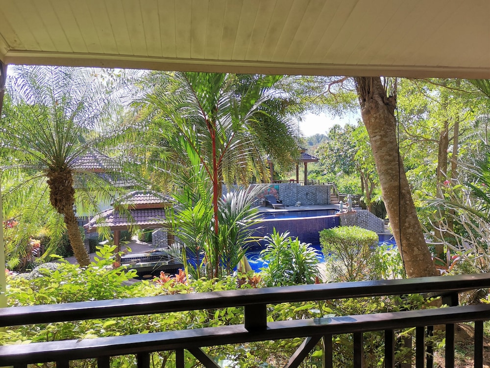 

Napoli - Rawai - Thai Modern Resort & Spa "Newly Renovated