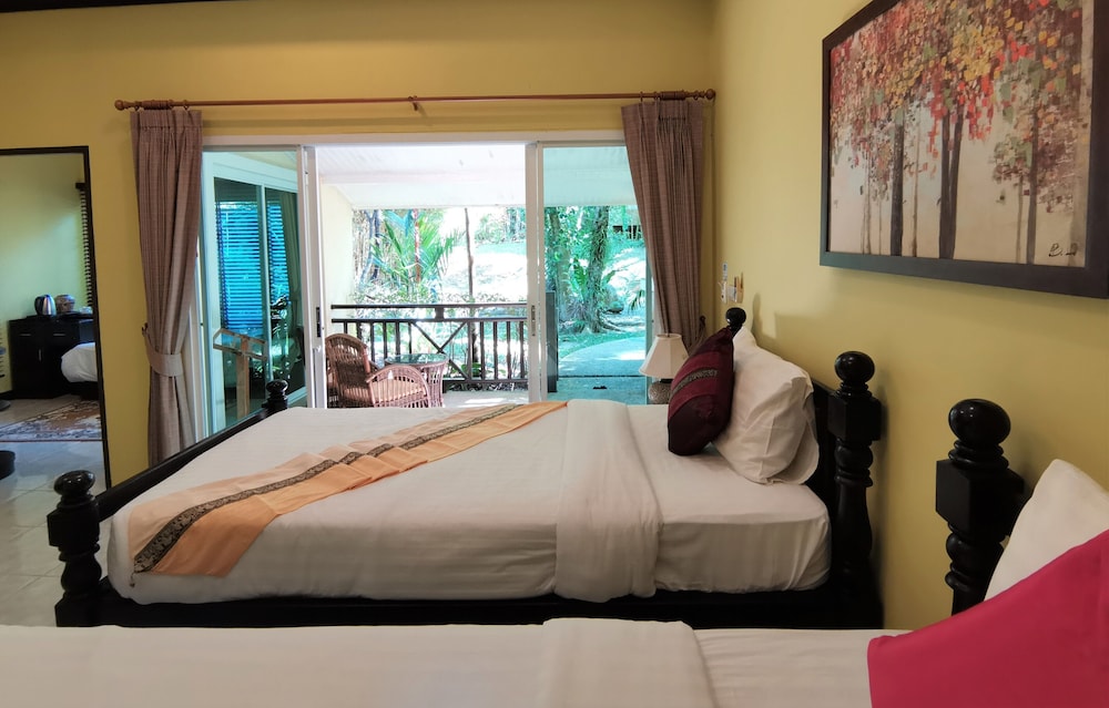 

Roma - Kata Beach - Thai Modern Resort & Spa "Newly Renovated