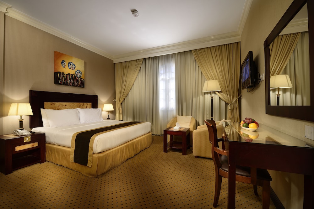 

Milano - Sarūq - Caesar Hotel