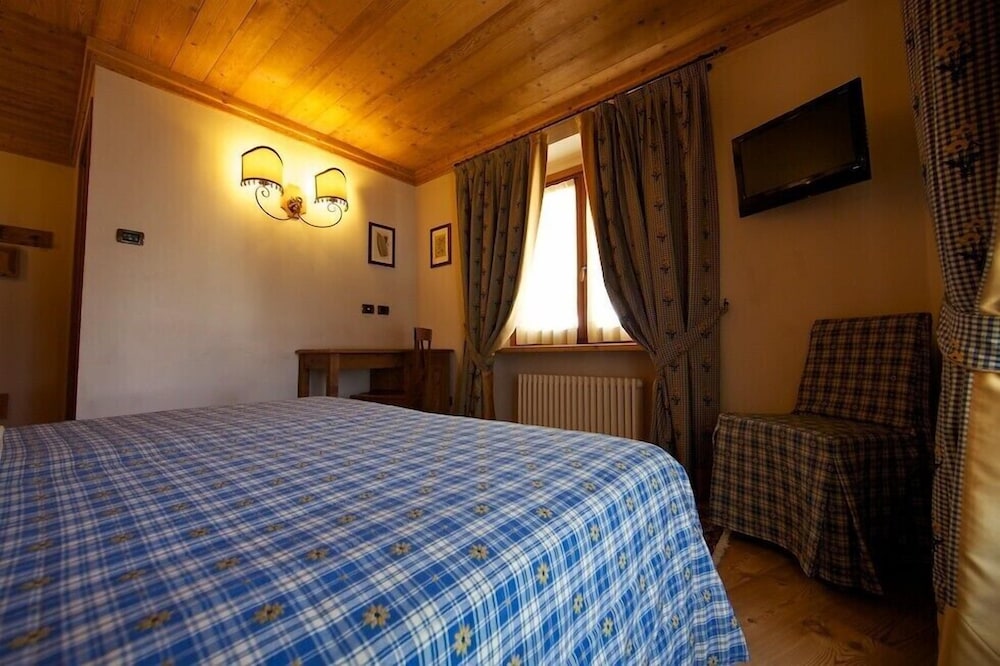 

Napoli - Champoluc - Laghetto Alpine Hotel & Restaurant