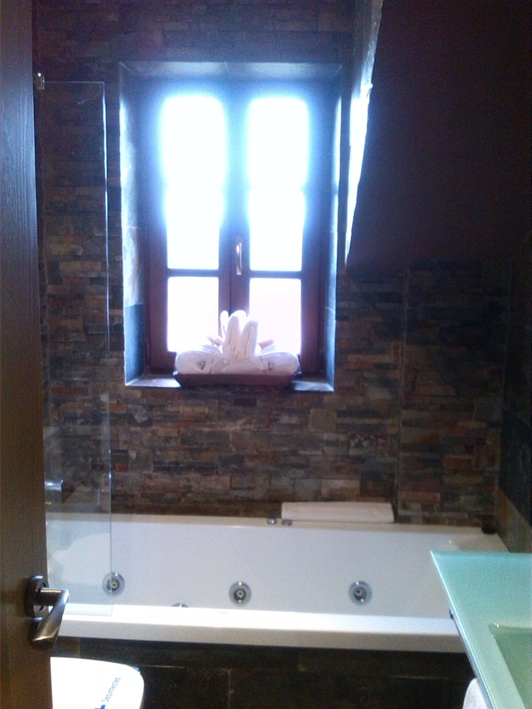 

Bologna - Linares (Asturias) - Hotel Villadesella