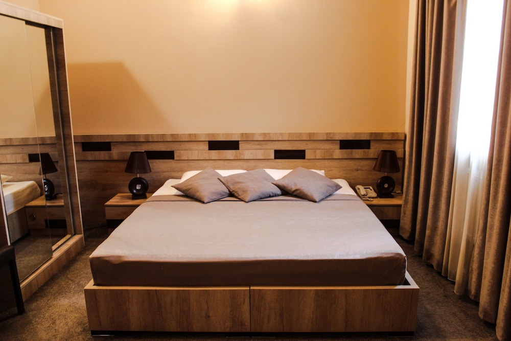 

Milano - Tbilisi - Hotel Diplomat