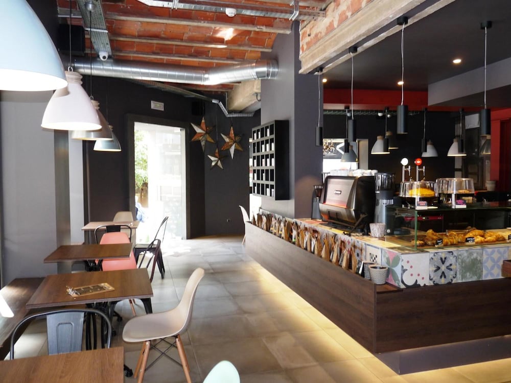 

Napoli - Sant Julià de Lòria - Tudel