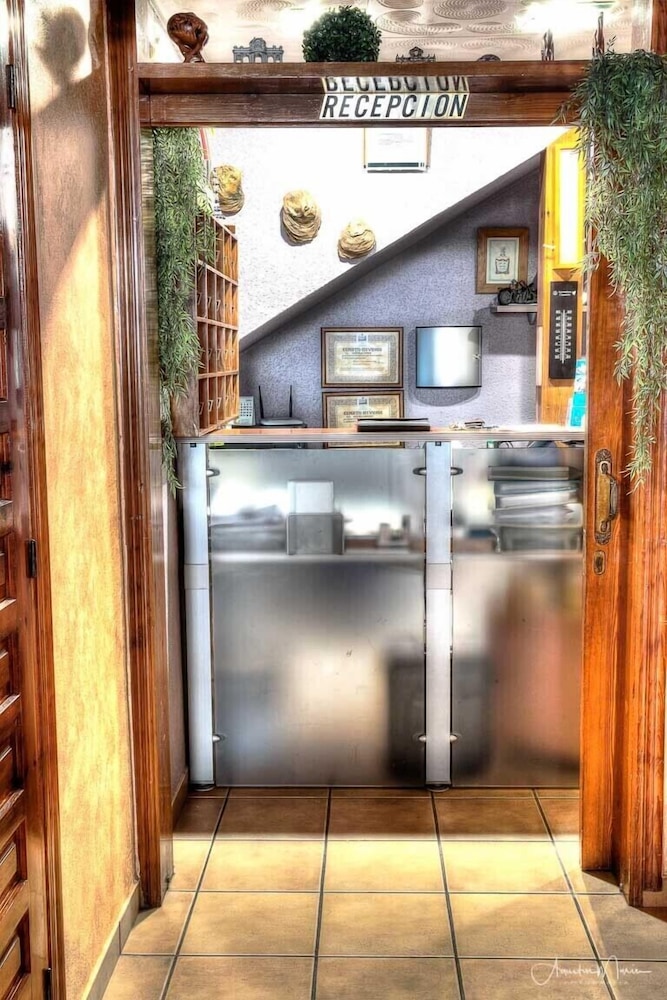 

Milano - San Juan de los Terreros - Pension - Venta de Terreros