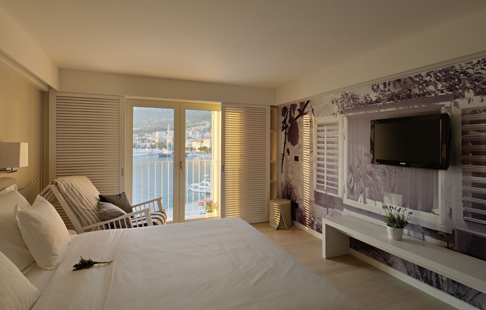 

Roma - Makarska - Hotel Osejava