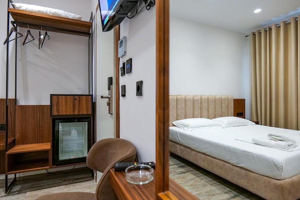 

Bologna - Valona - Hotel Semajo
