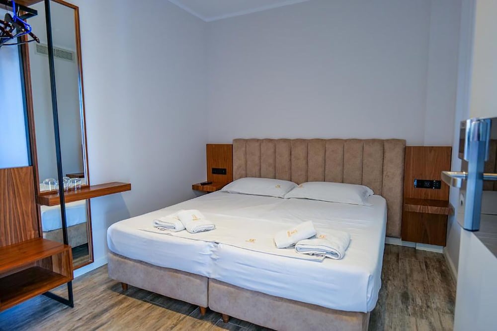 

Catania - Riviera Albanese - Hotel Semajo