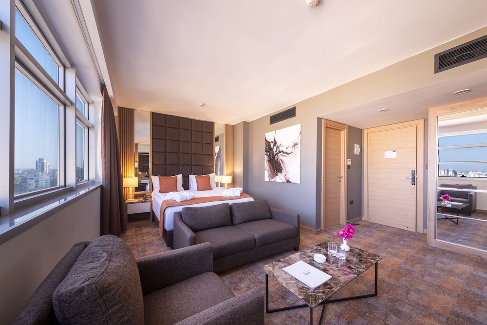 

Roma - Famagusta - Grand Sapphire City Hotel