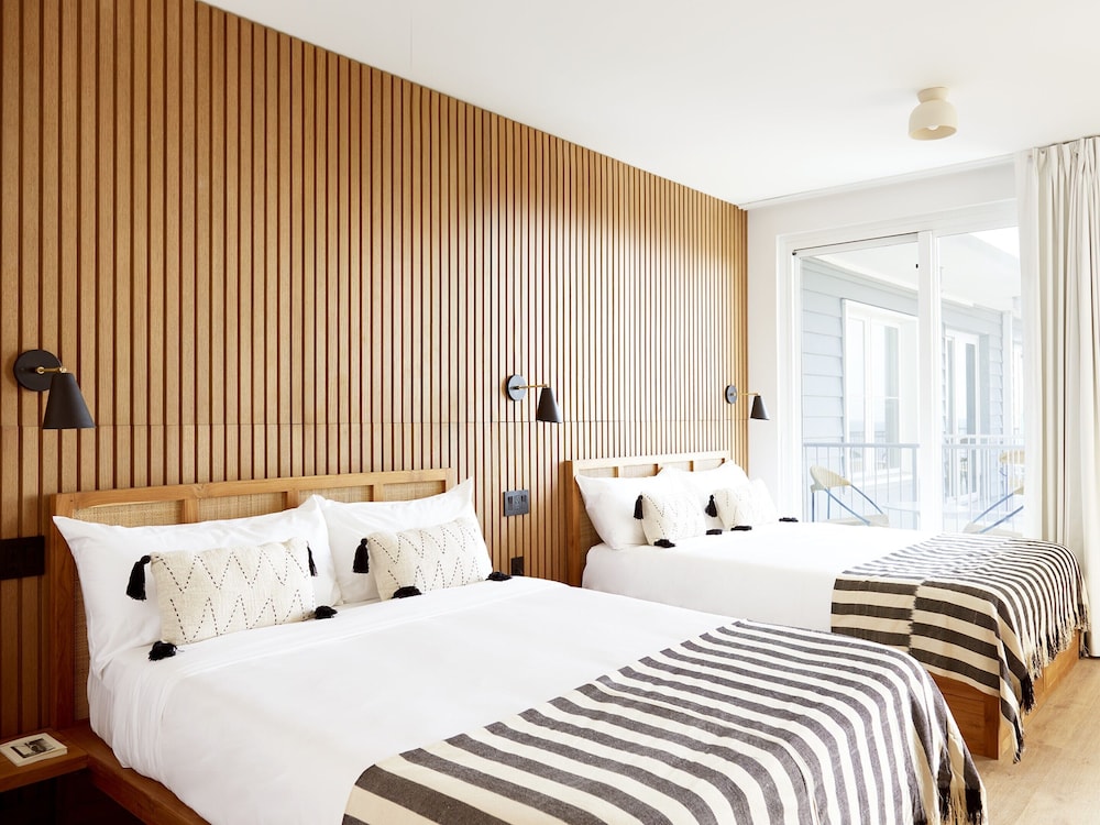 

Milano - Broad Channel - The Rockaway Hotel